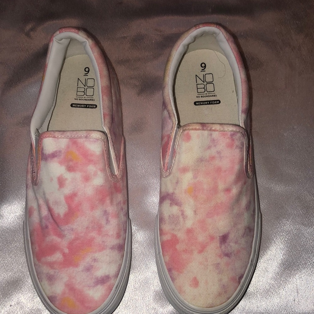 Memory Foam Pink/White Sneakers (new w/o tags)